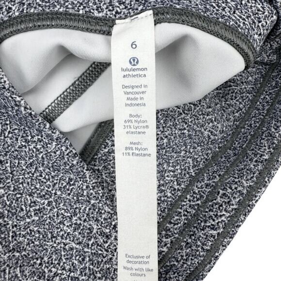 LULULEMON Train Times Crop 17" Size 6 Fractal Alpine White Black - Picture 9 of 9